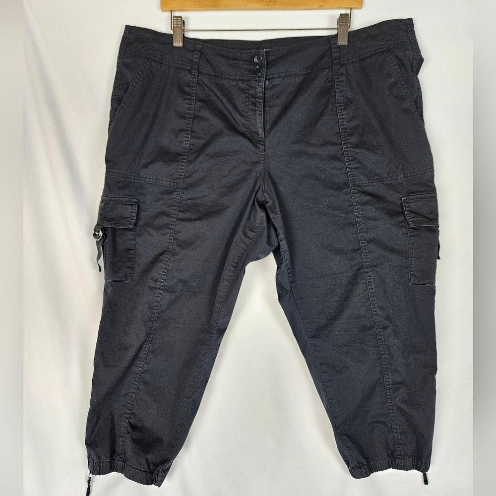 Talbots Women Petite Black Cargo Capri Pants Size 20WP Pockets Zip Ankles